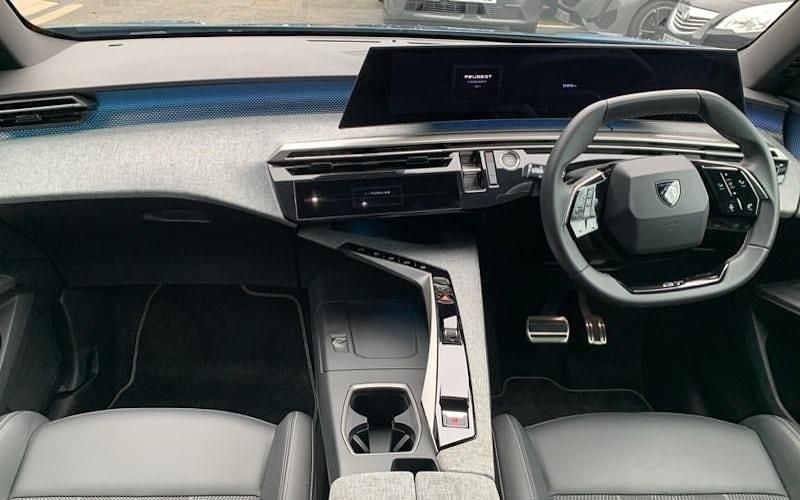 Used Peugeot 5008 GTi 136 HP (100 kW) 2025 Blue SUV