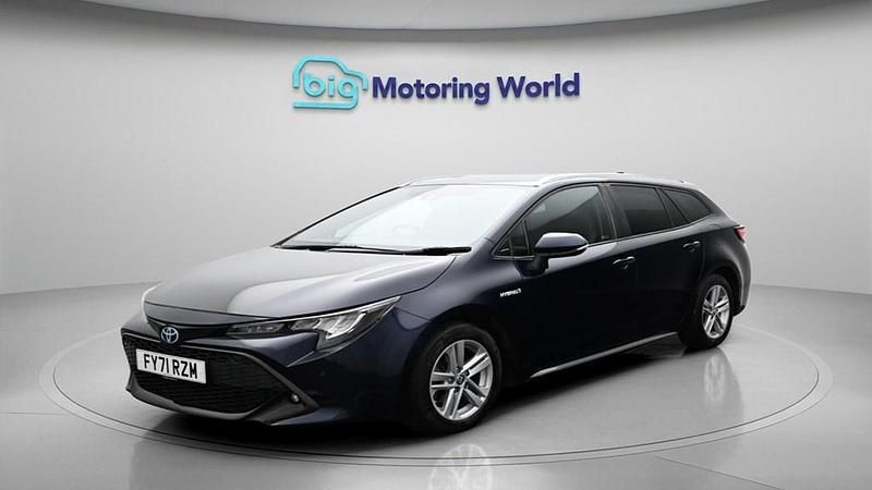 Used Toyota Corolla 122 HP (89 kW) 2021 Blue Estate