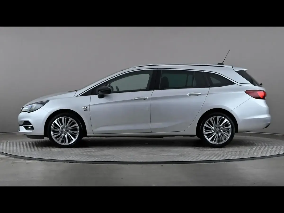 Used Vauxhall Astra Edition 145 HP (106 kW) 2021 Silver Estate