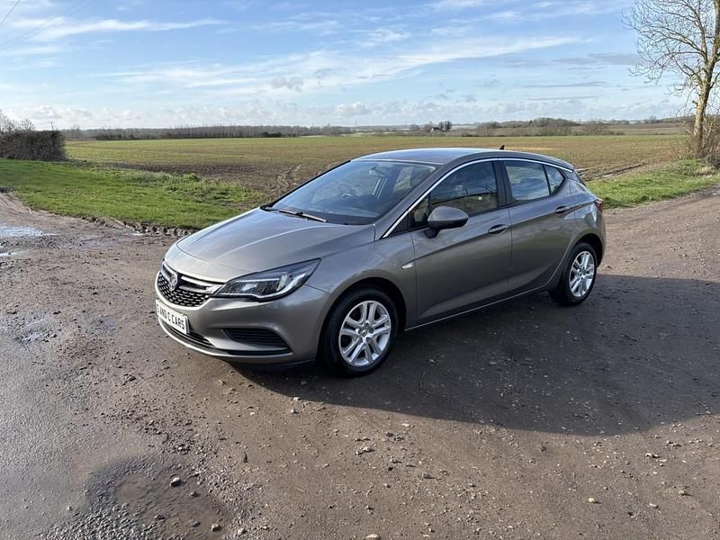 Second-hand Vauxhall Astra 2016 Gri Hatchback