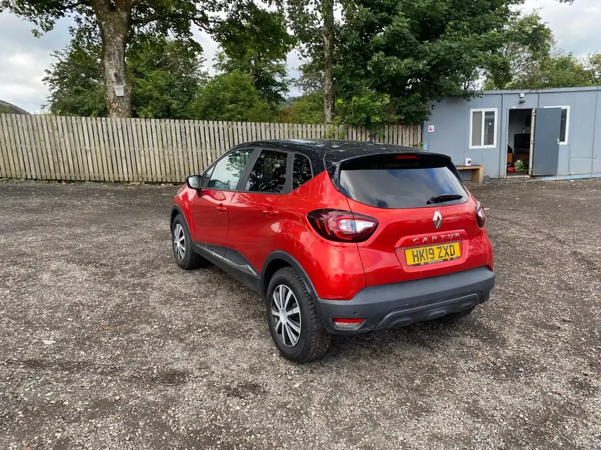 Used Renault Captur Iconic 2019 Red SUV