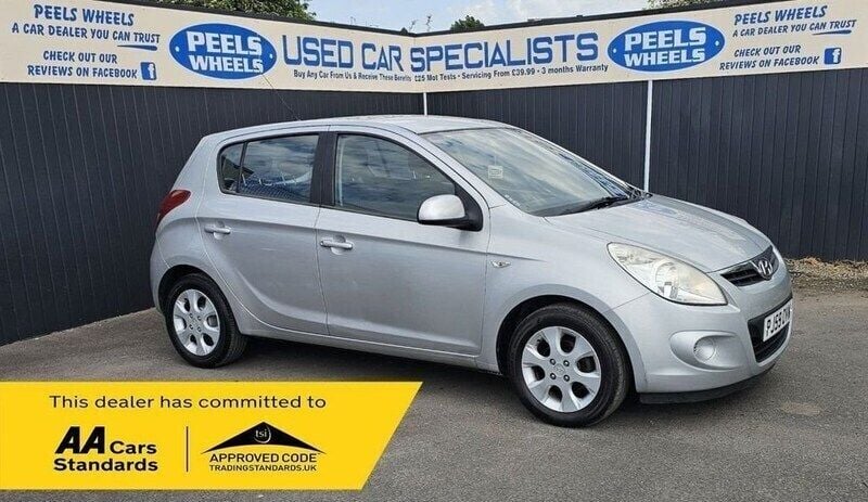 Silver Used 2010 Hyundai i20 Comfort Hatchback | £2,375 (Fair price) - Image 1/4