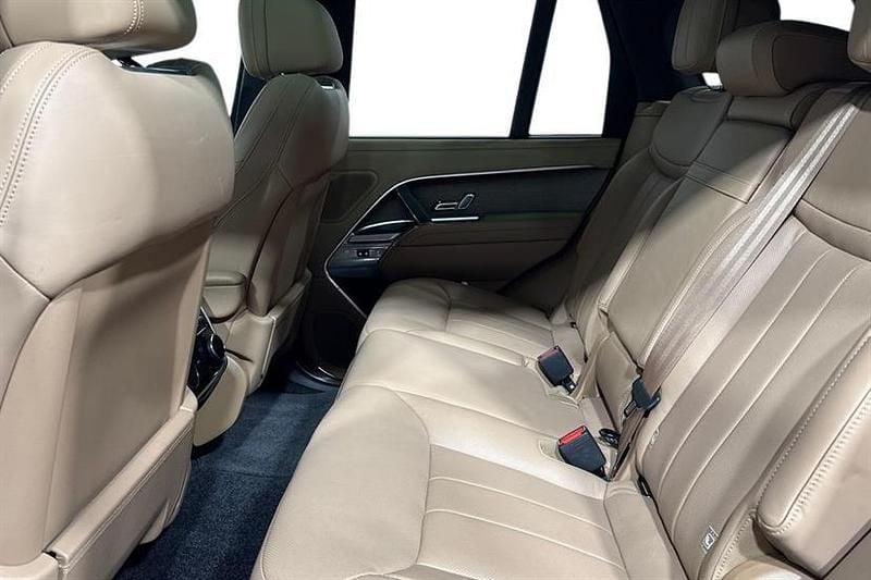 Used Land Rover Range Rover HSE 350 HP (257 kW) 2024 Belgravia green SUV