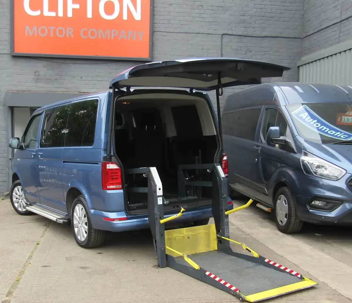Used VW T6 SE 150 HP (110 kW) 2018 Blue Van