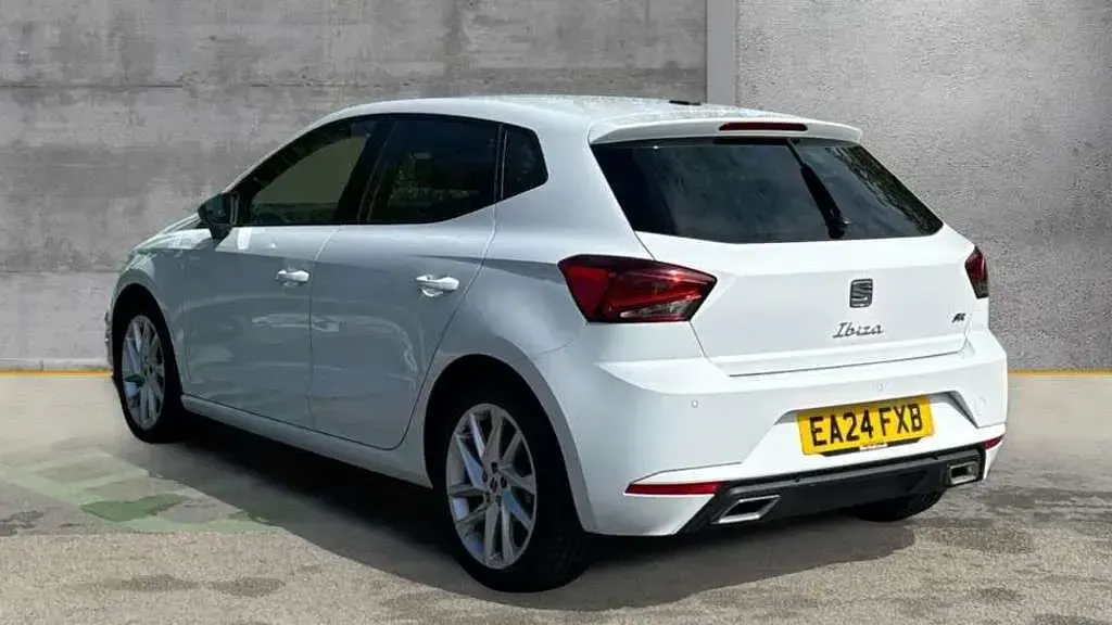 Used Seat Ibiza FR 115 HP (84 kW) 2024 Metallic  nevada white Hatchback