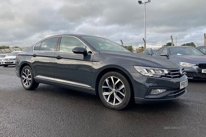 Used 2020 VW Passat SEL Estate | £15,995 (Good price) - Image 1/1