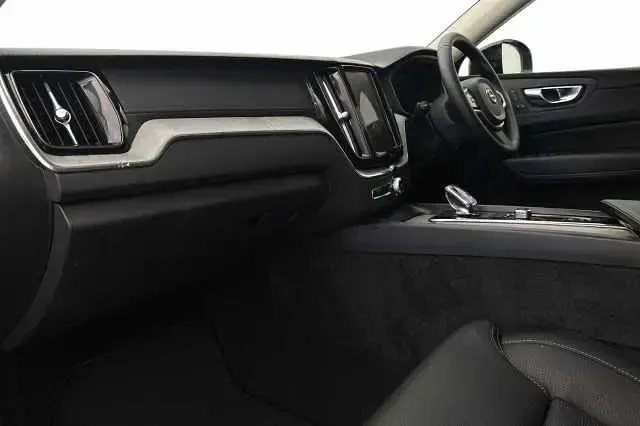 Used Volvo XC60 Ultra 449 HP (330 kW) 2025 Silver SUV