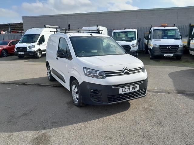 Used Citroën Berlingo 100 HP (73 kW) 2022 White MPV