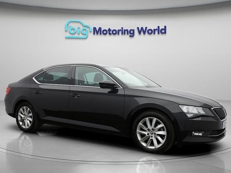 Black Used 2019 Skoda Superb SE Technology Hatchback | £14,800 (Good price) - Image 1/4