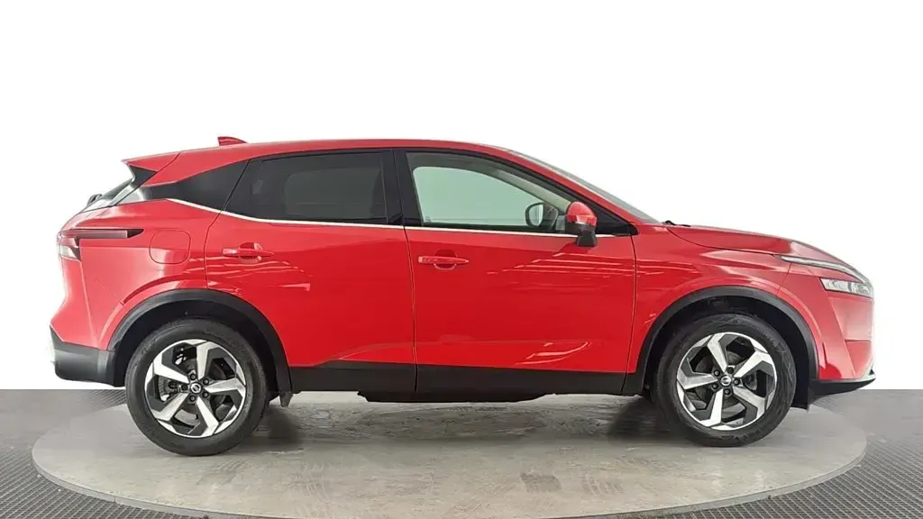Used Nissan Qashqai N-Connecta 158 HP (116 kW) 2022 Red SUV