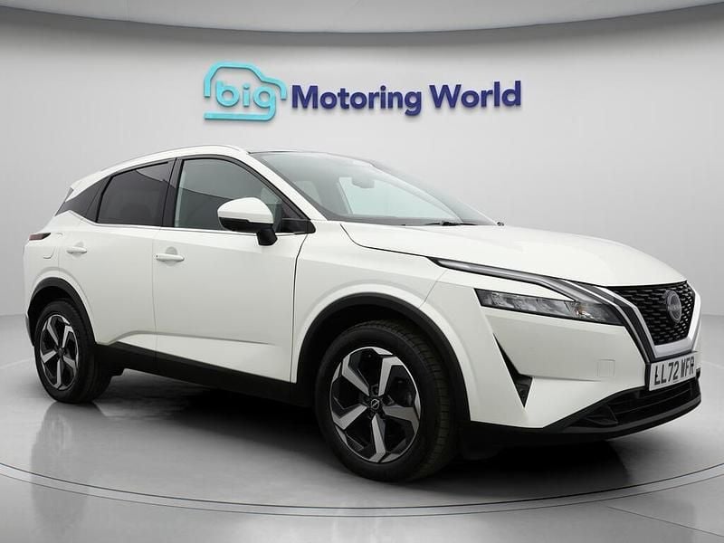 White Used 2022 Nissan Qashqai N-Connecta SUV | £13,800 (Fair price) - Image 1/4