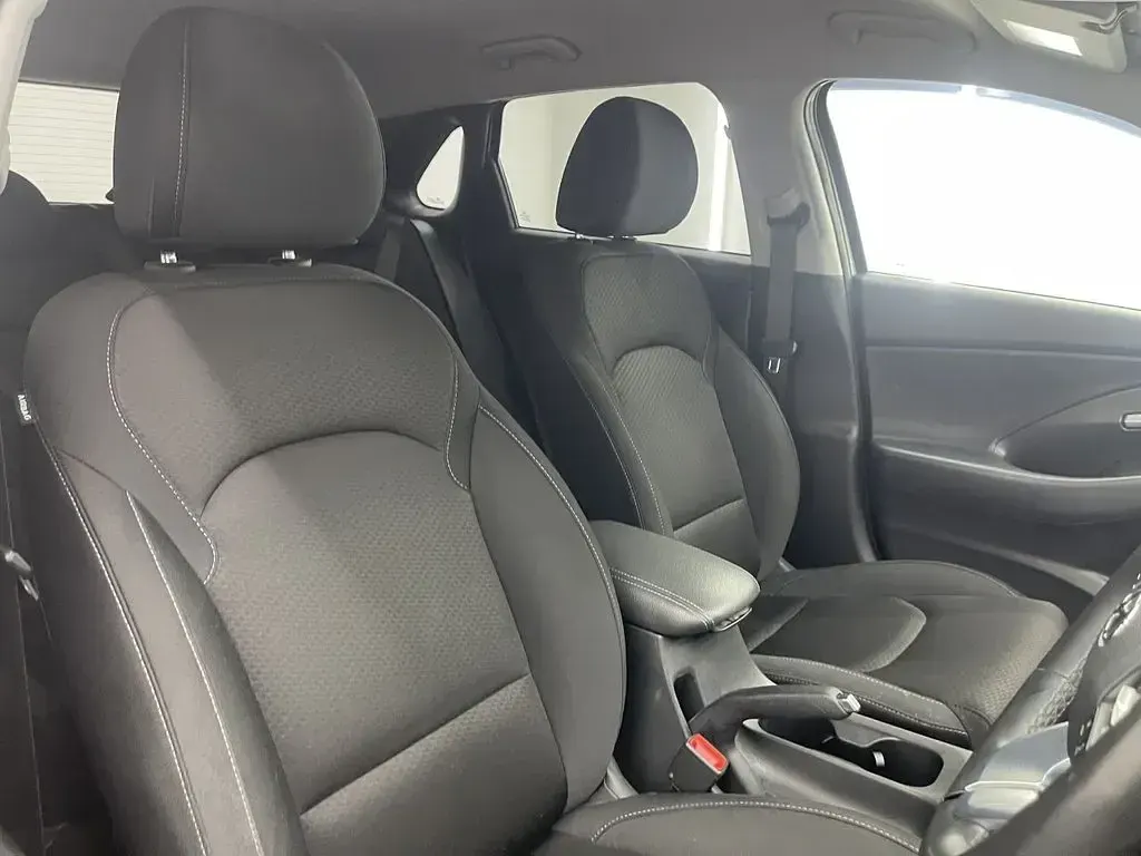 Used Hyundai i30 SE 140 HP (102 kW) 2019 Silver Hatchback