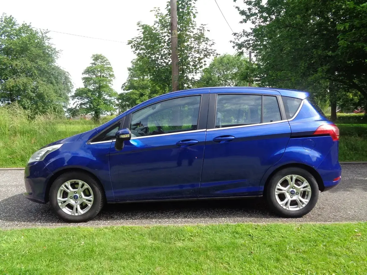 Used Ford B-MAX Zetec 90 HP (66 kW) 2014 Blue MPV