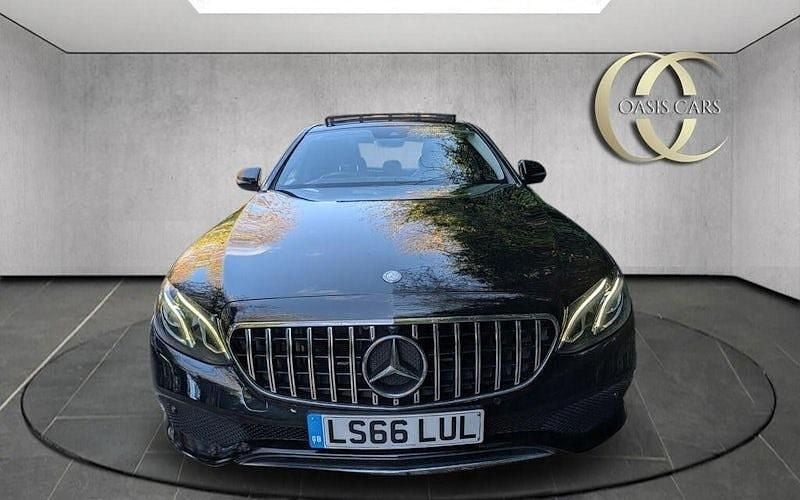 Gebraucht Mercedes E220 Premium 194 PS (142 kW) 2019 Limousine