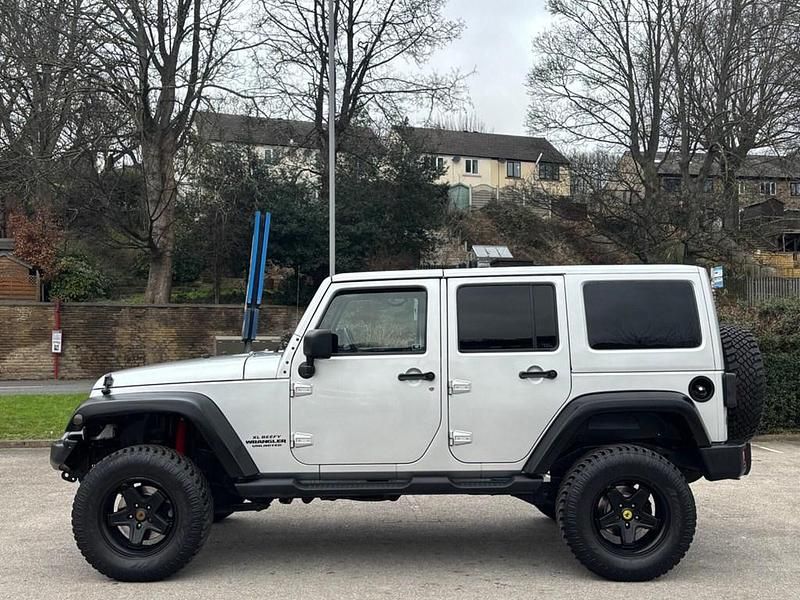 Begagnad Jeep Wrangler Sahara 197 HK (144 kW) 2011 Silver SUV