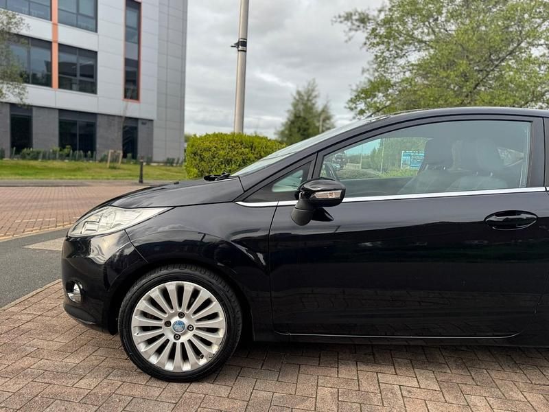 Used Ford Fiesta Titanium 96 HP (70 kW) 2009 Black Hatchback