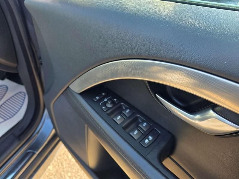 Used Volvo V70 SE 2010 Grey Estate