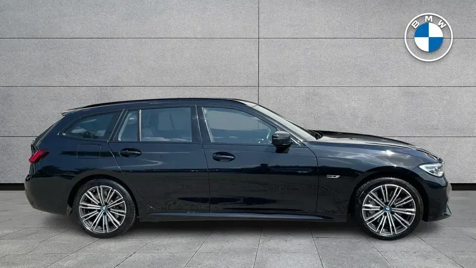 Used BMW 330 M Sport 288 HP (211 kW) 2021 Black Estate