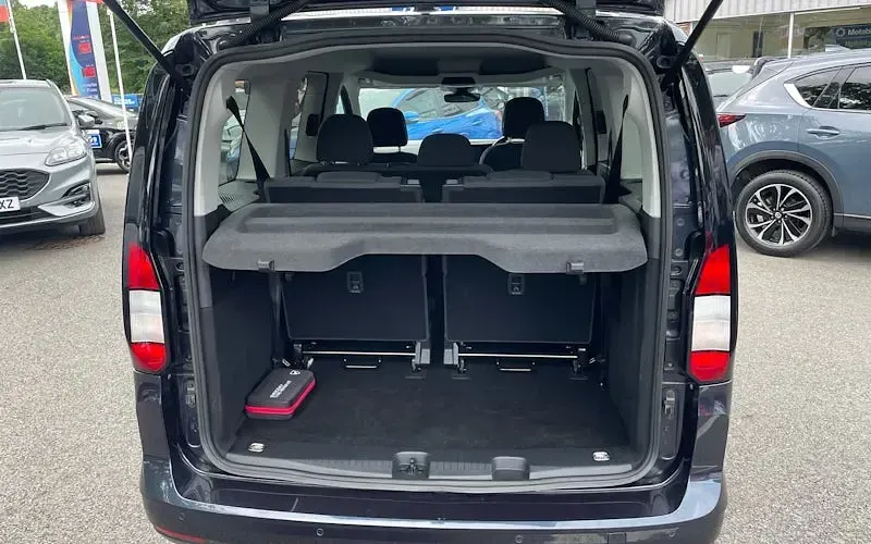 Used Ford Tourneo Titanium 122 HP (89 kW) 2024 Estate