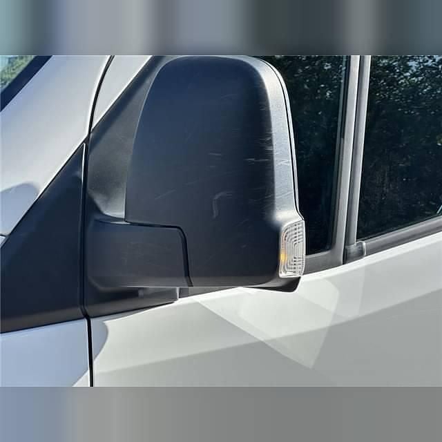 Image 3/4