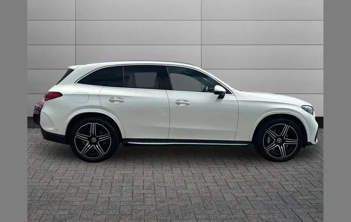 Used Mercedes GLC220 AMG Line Premium 194 HP (142 kW) 2023 White SUV