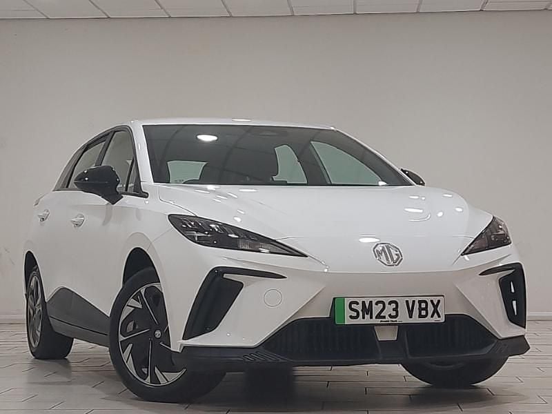 White Used 2023 MG MG4 EV SE Hatchback | £13,998 (A bit pricey) - Image 1/4