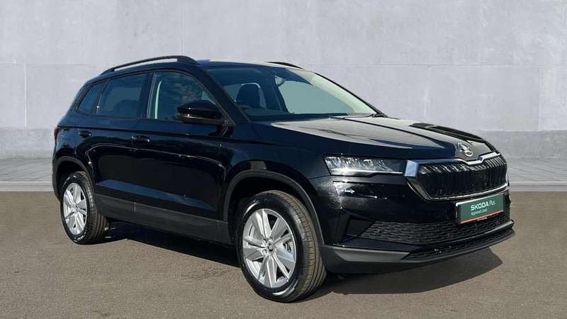 Black New 2025 Skoda Karoq SE SUV | £27,990 (Good price) - Image 1/4