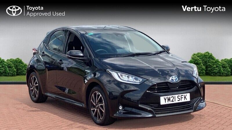 Black Used 2021 Toyota Yaris Hybrid Design Hatchback | £15,697 (Fair price) - Image 1/4