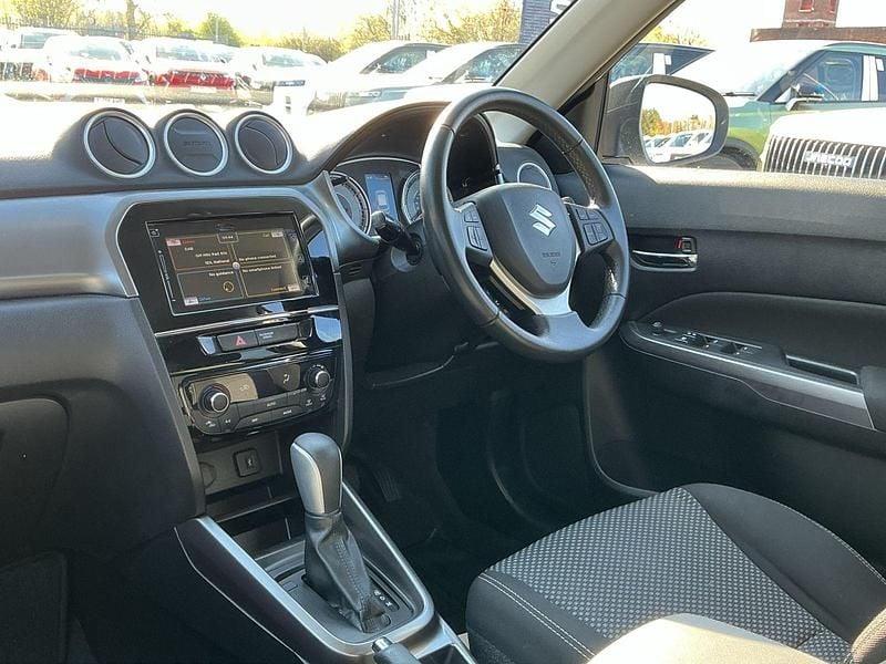 Used Suzuki Vitara SZ-T 2019 White SUV