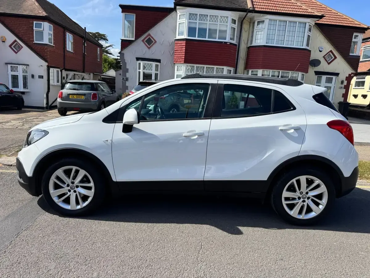 Used Vauxhall Mokka 140 HP (102 kW) 2017 White SUV