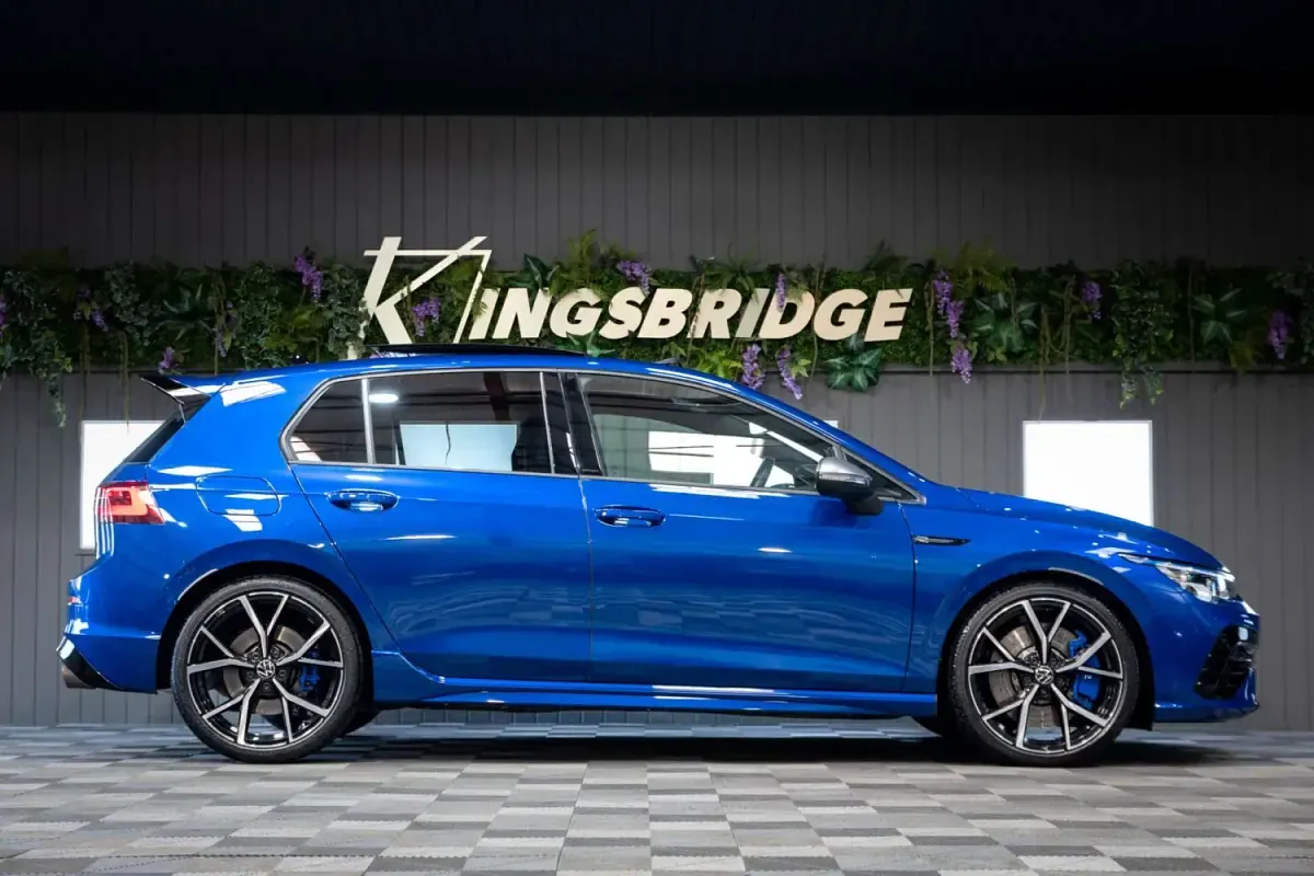 Second-hand VW Golf VIII R 2023 Albastru Hatchback