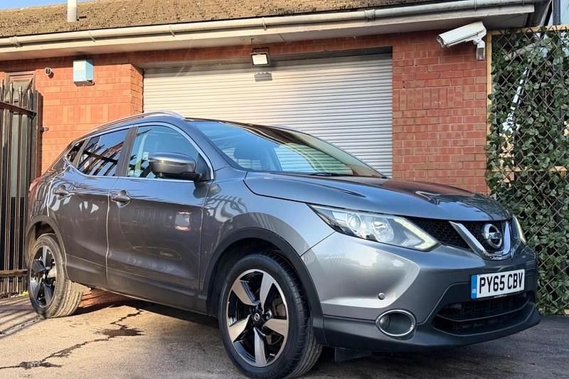 Used Nissan Qashqai N-Connecta 110 HP (80 kW) 2016 Grey SUV