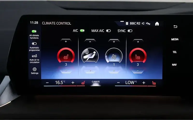 Used BMW 225 Active Tourer Luxury Line 245 HP (180 kW) 2023 Blue MPV