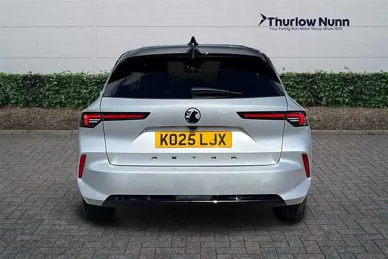 Begagnad Vauxhall Astra S 130 HK (95 kW) 2025 Grå Kombi