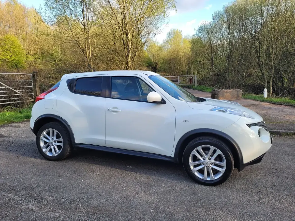 Used Nissan Juke Acenta 117 HP (86 kW) 2013 White SUV