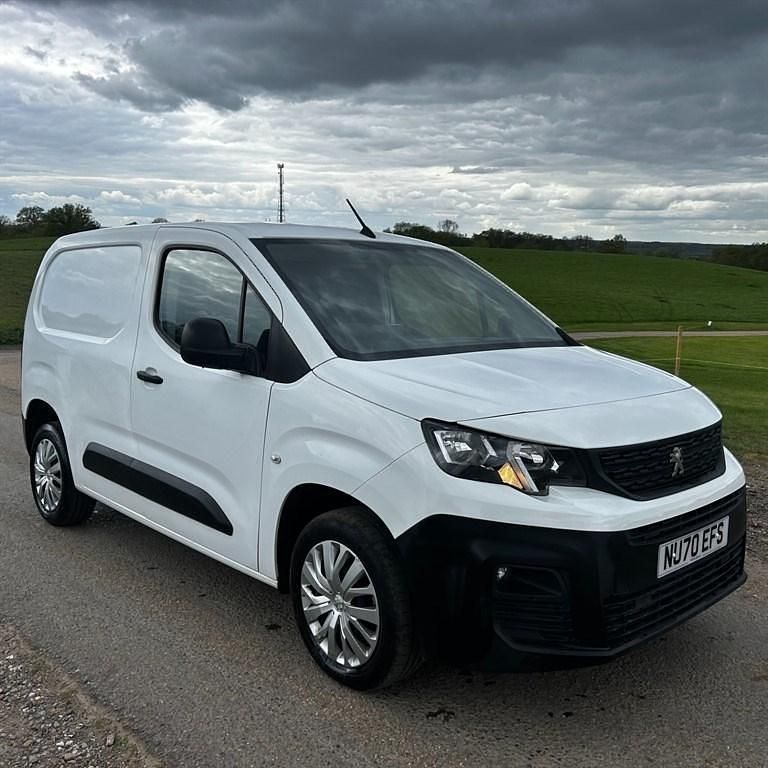 Second-hand Peugeot Partner 2020 Alb Monovolum