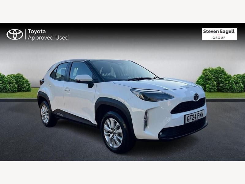 Used Toyota Yaris Hybrid 2024 White Hatchback