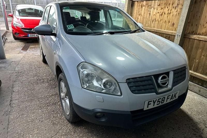 Used Nissan Qashqai Tekna 141 HP (103 kW) 2008 Silver SUV