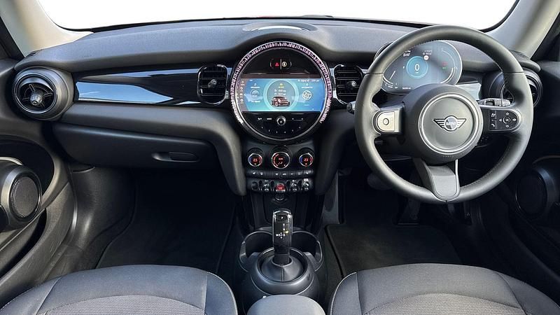 Used Mini Cooper Classic 134 HP (98 kW) 2023 Red Hatchback