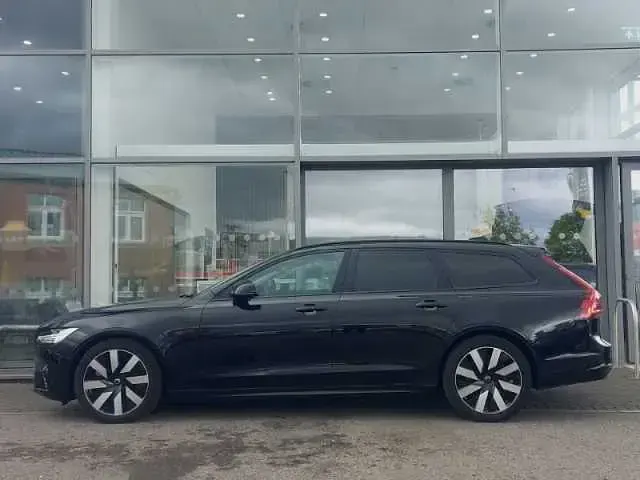 Used Volvo V90 Plus 345 HP (253 kW) 2025 Black Estate