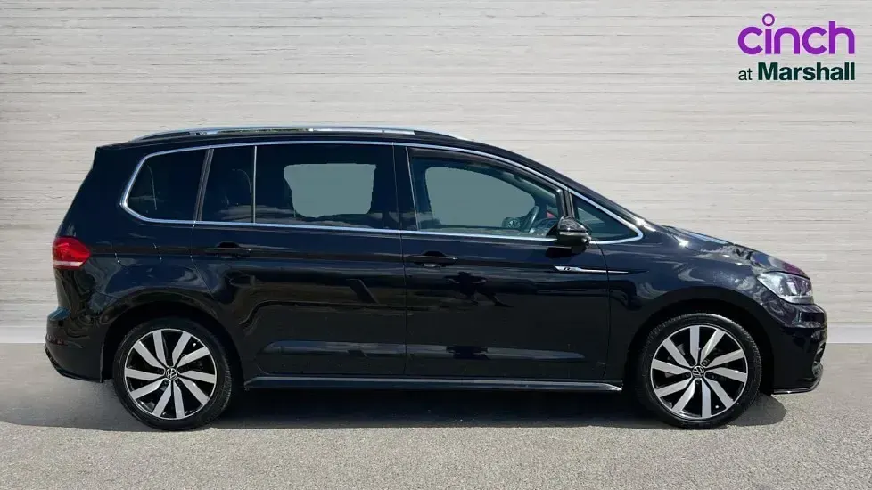 Used VW Touran R-line 150 HP (110 kW) 2020 Deep black pearl MPV