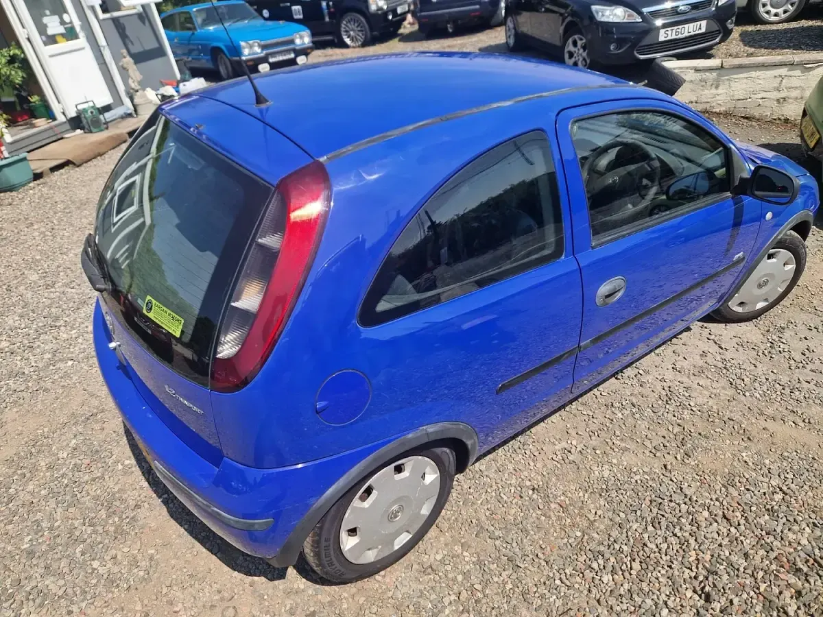 Used Vauxhall Corsa 80 HP (58 kW) 2006 Blue Hatchback