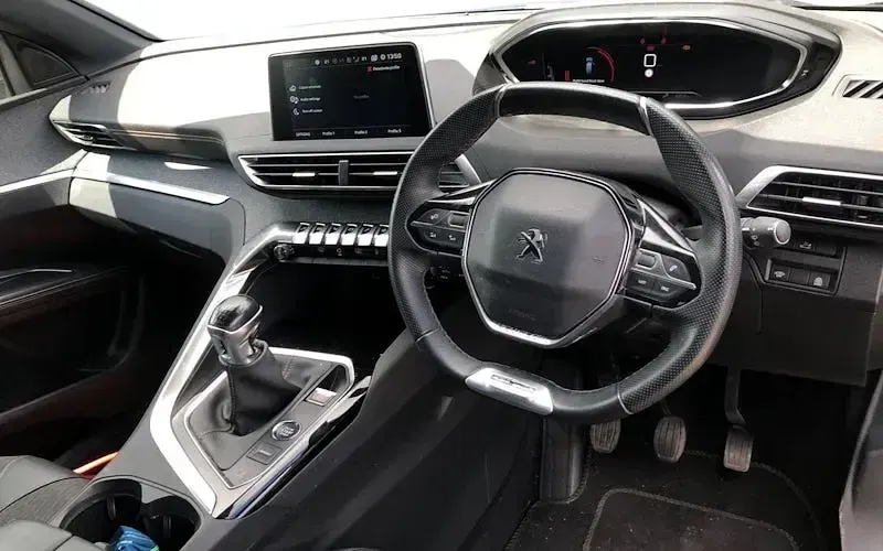 Gebraucht Peugeot 5008 GT-line 131 PS (96 kW) 2020 Grün Van / Kleinbus