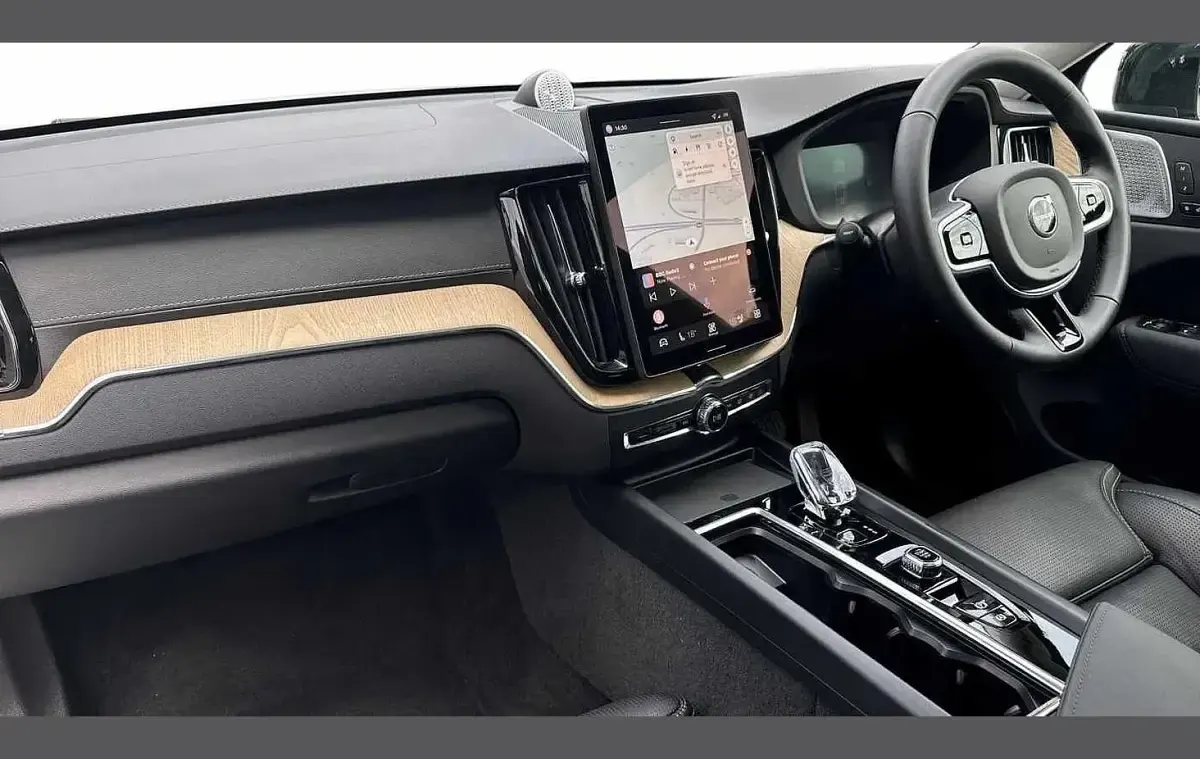 Used Volvo XC60 Ultra 449 HP (330 kW) 2025 Grey SUV