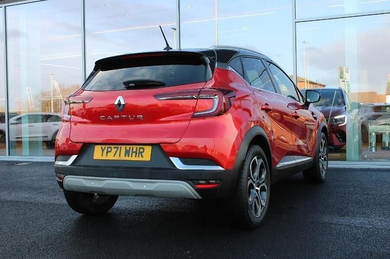 Used Renault Captur Version S 90 HP (66 kW) 2021 Red/black SUV
