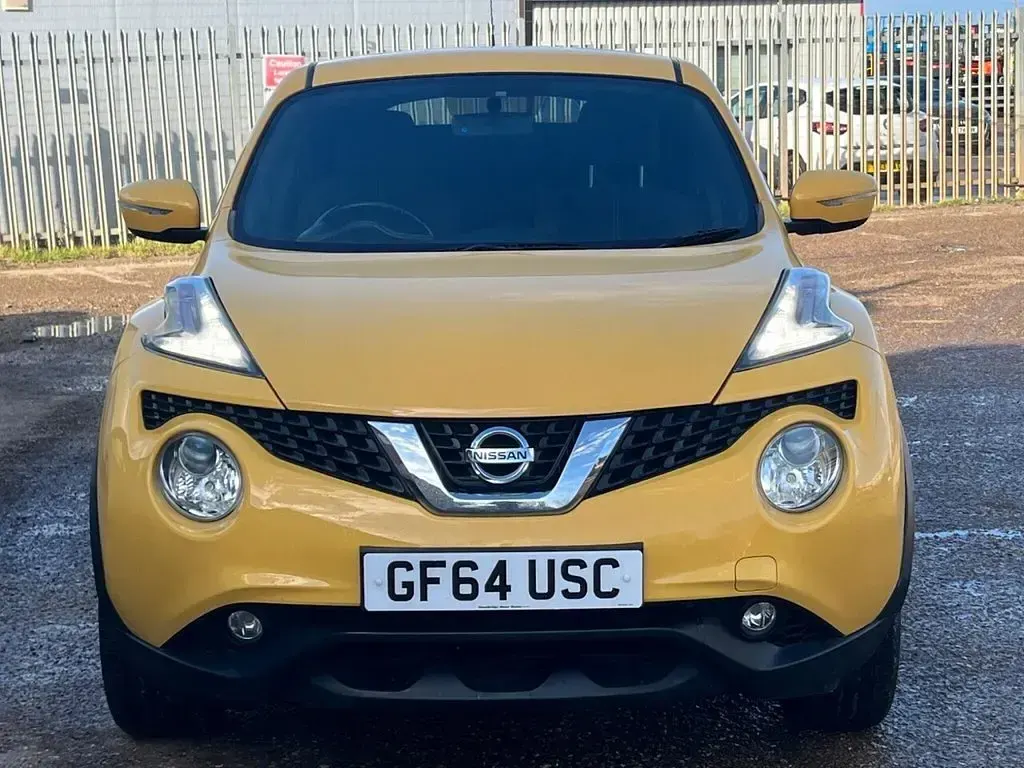 Used Nissan Juke Acenta Premium 117 HP (86 kW) 2014 Yellow SUV
