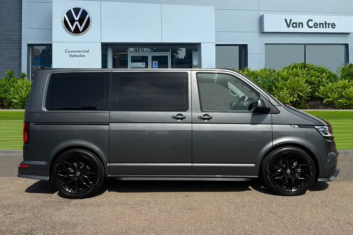 Second-hand VW Transporter Sportline 204 CP (150 kW) 2024 Gri Van