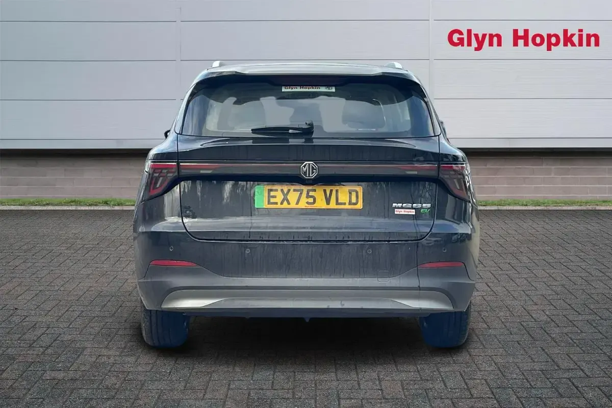 New MG MG5 EV SE 2025 Black Estate