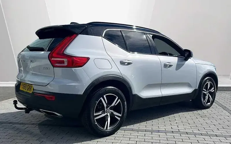 Used Volvo XC40 R-Design 150 HP (110 kW) 2020 SUV