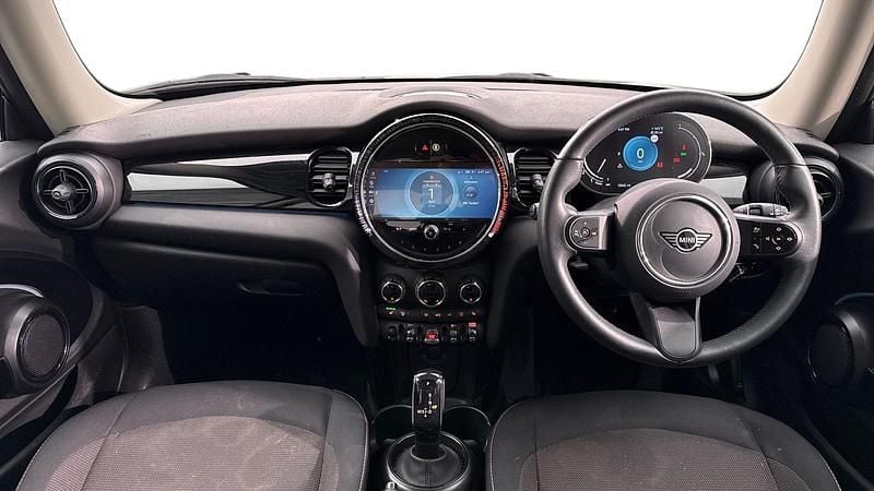 Used Mini Cooper Classic 134 HP (98 kW) 2023 White Hatchback